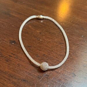 Elegant Gold Mesh necklace